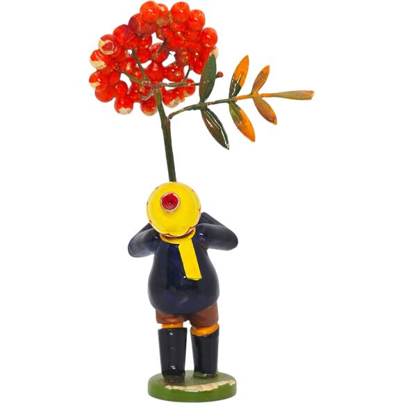 Vintage WEHA-Kunst Erzgebirge Wooden Child Figurine Boy/Girl with Rowan Berries - Picture 4 of 15